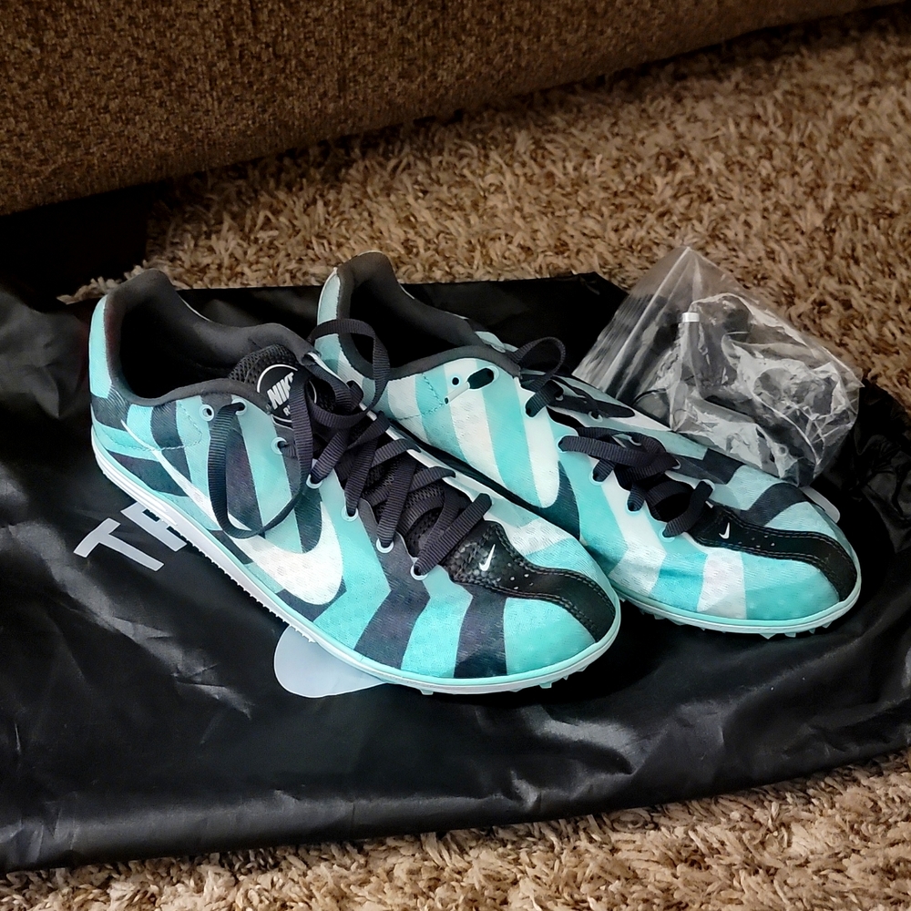 Distance track shoes